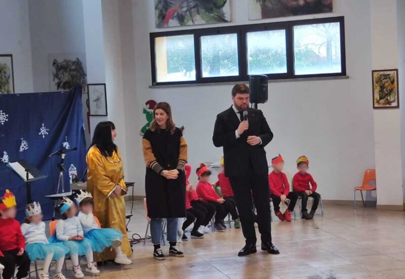 Oggi La Recita Di Natale Dei Bambini Della Scuola Di Bassano In